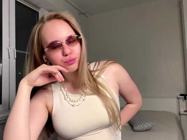 OdiliaVolking live cam on BongaCams