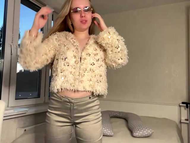 OdiliaVolking live cam on BongaCams