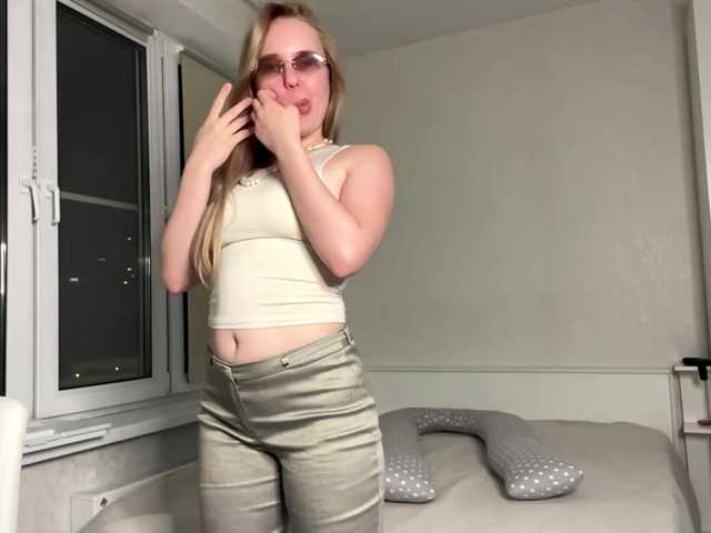OdiliaVolking live cam on BongaCams