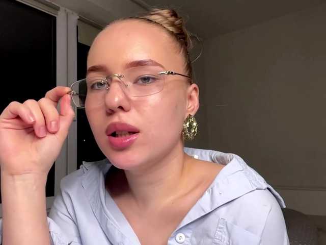 OdiliaVolking live cam on BongaCams