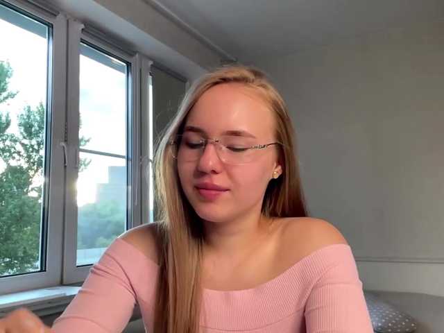 OdiliaVolking live cam on BongaCams