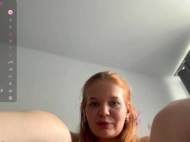 LorrettaKeitel live cam on BongaCams
