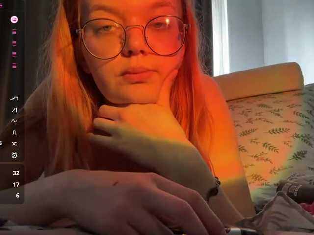 LorrettaKeitel live cam on BongaCams