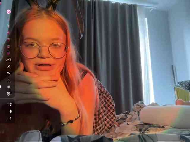 LorrettaKeitel webcam