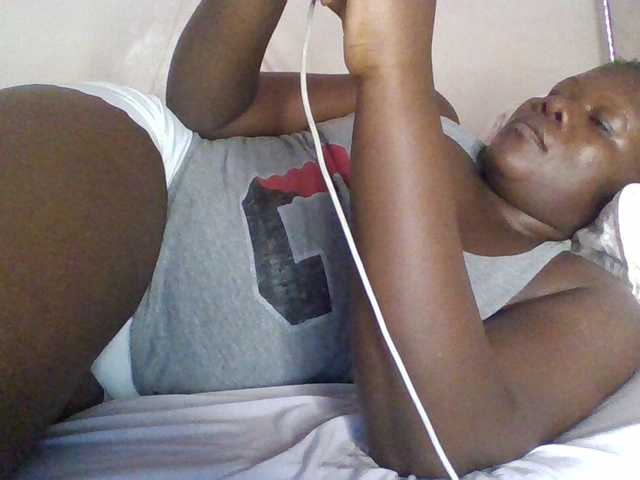 prettybree88 live cam on BongaCams
