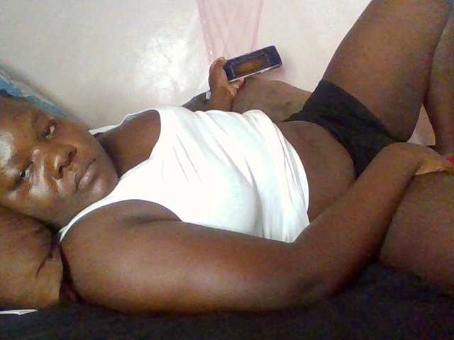prettybree88 live cam on BongaCams