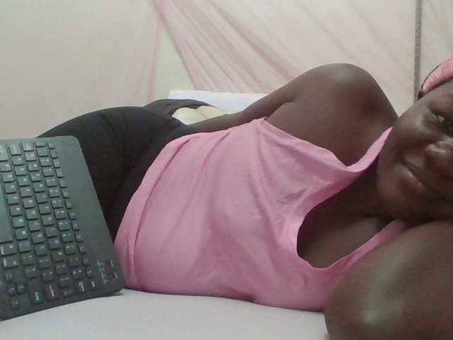 prettybree88 live cam on BongaCams