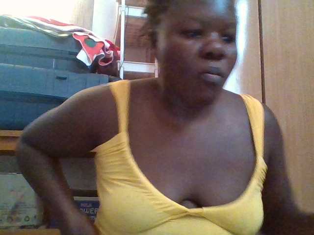 prettybree88 live cam on BongaCams