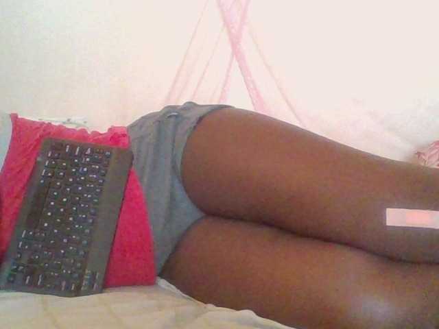 prettybree88 live cam on BongaCams