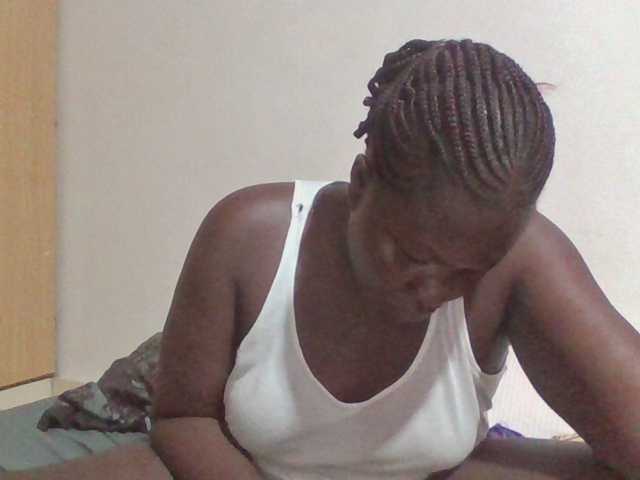 prettybree88 live cam on BongaCams