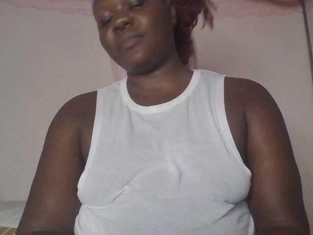 prettybree88 live cam on BongaCams