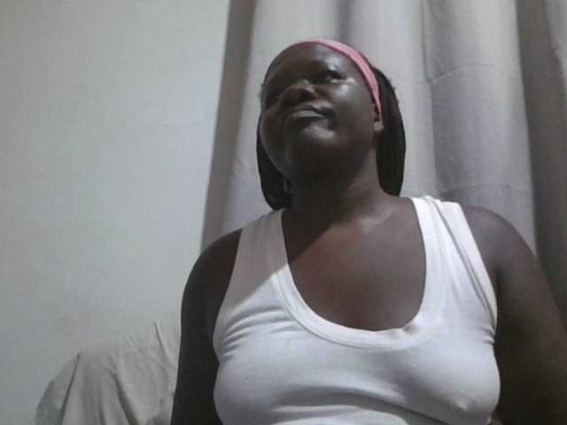 prettybree88 live cam on BongaCams