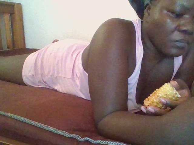 prettybree88 live cam on BongaCams