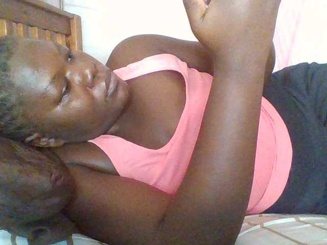 prettybree88 live cam on BongaCams