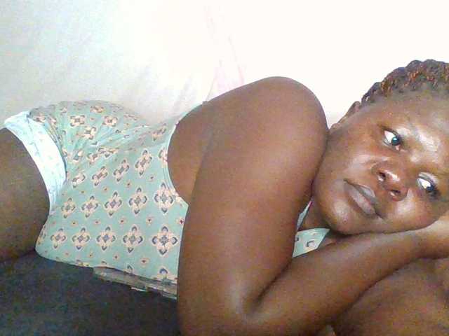 prettybree88 live cam on BongaCams