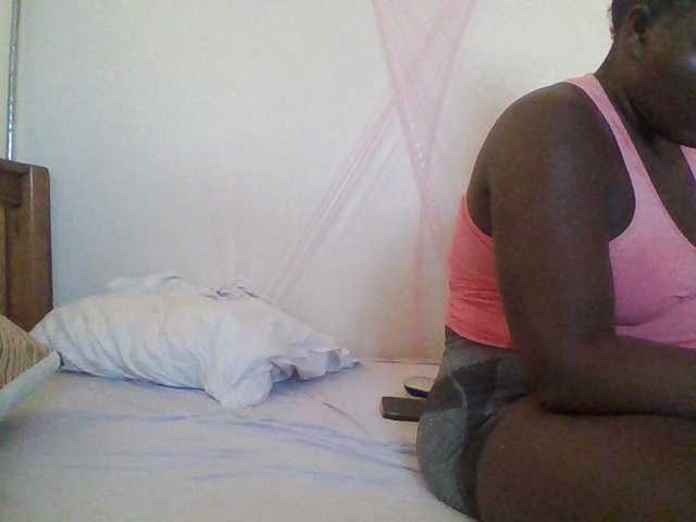 prettybree88 live cam on BongaCams