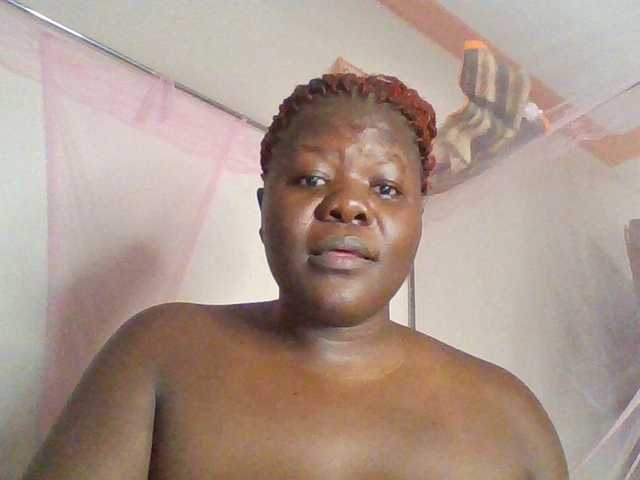 prettybree88 live cam on BongaCams