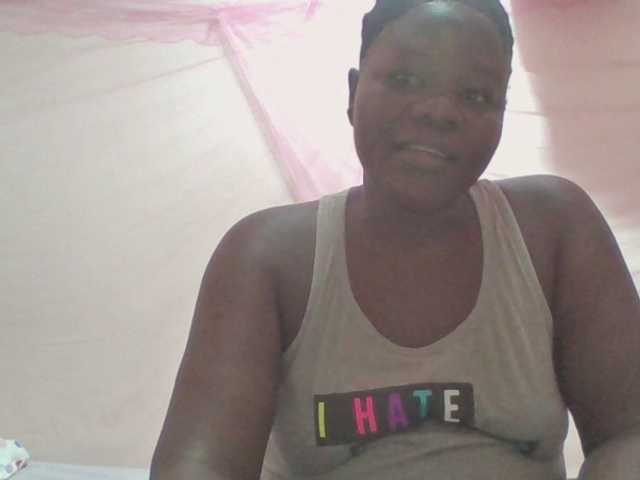 prettybree88 webcam bongacams model stream image