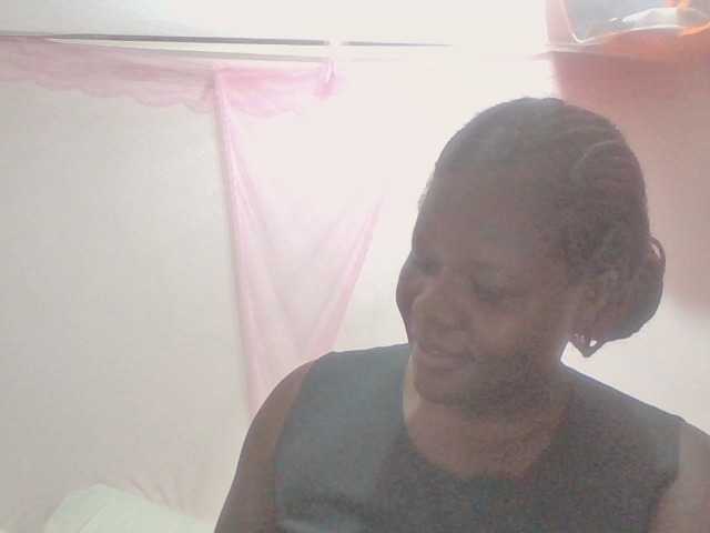 prettybree88 live cam on BongaCams