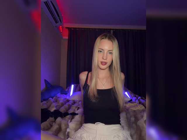 MikkiSweetie live cam on BongaCams