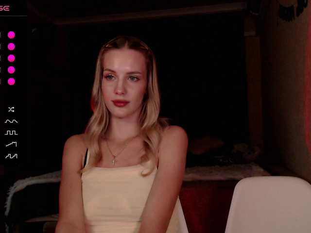 MikkiSweetie live cam on BongaCams