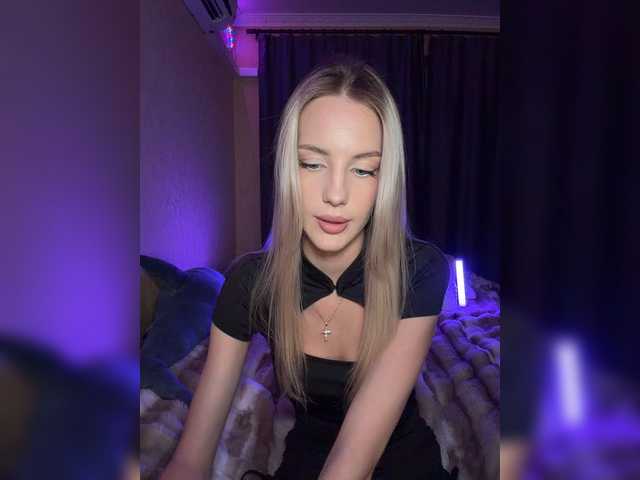 MikkiSweetie live cam on BongaCams