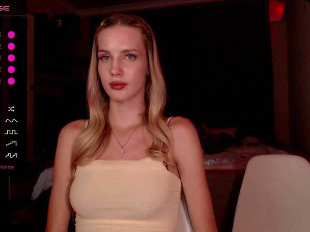 MikkiSweetie live cam on BongaCams