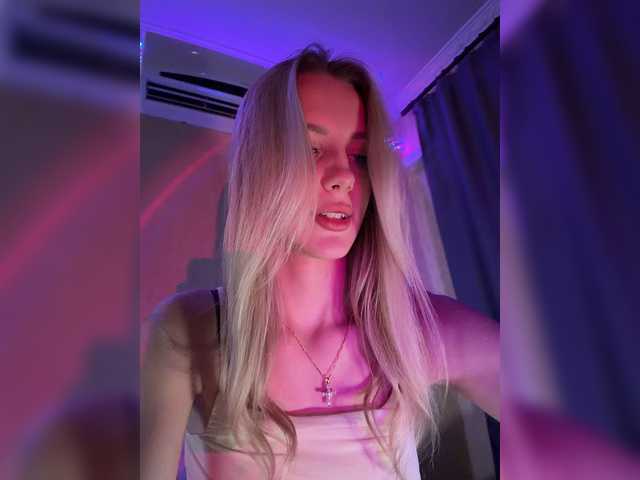 MikkiSweetie live cam on BongaCams