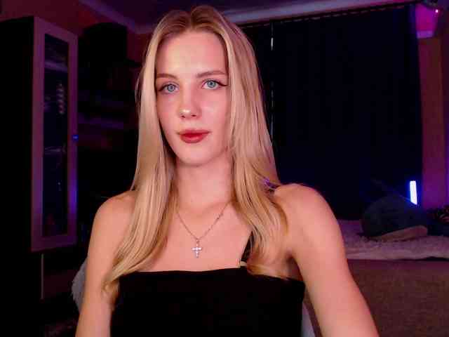 MikkiSweetie webcam