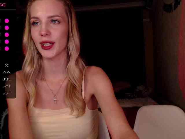 MikkiSweetie webcam
