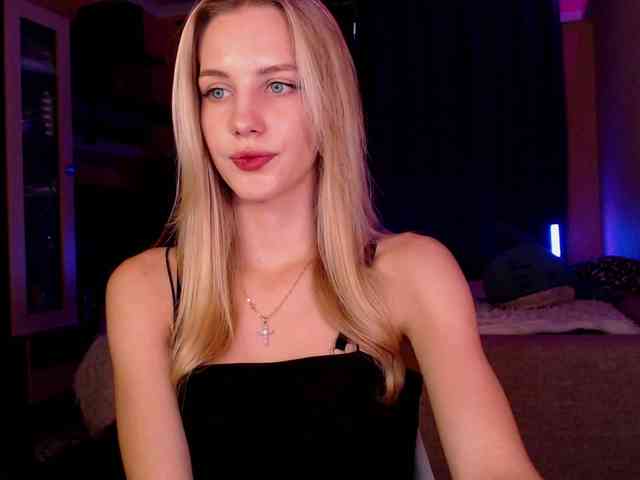 MikkiSweetie webcam