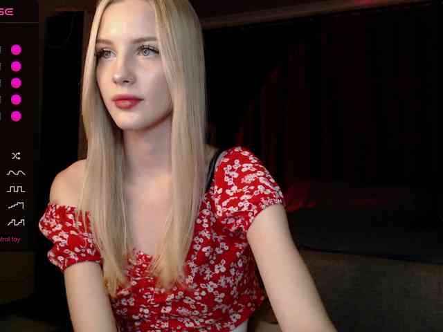 MikkiSweetie webcam