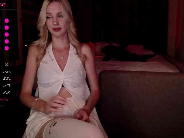 MikkiSweetie webcam