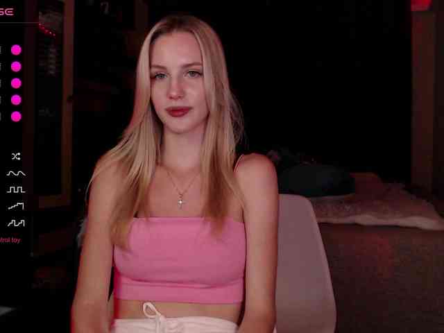 MikkiSweetie webcam