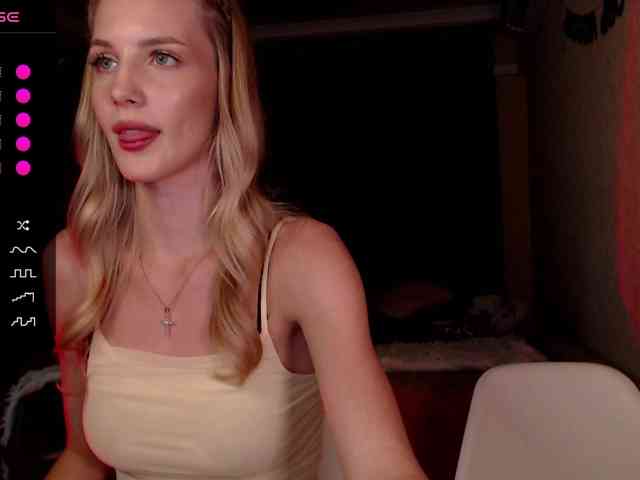MikkiSweetie webcam