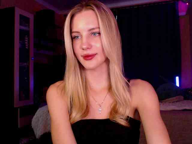 MikkiSweetie webcam