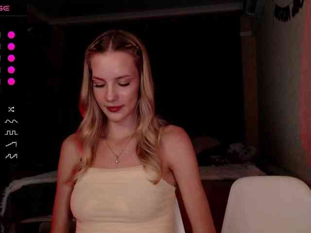 MikkiSweetie webcam