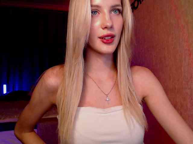 MikkiSweetie webcam
