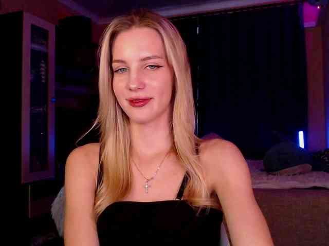 MikkiSweetie webcam
