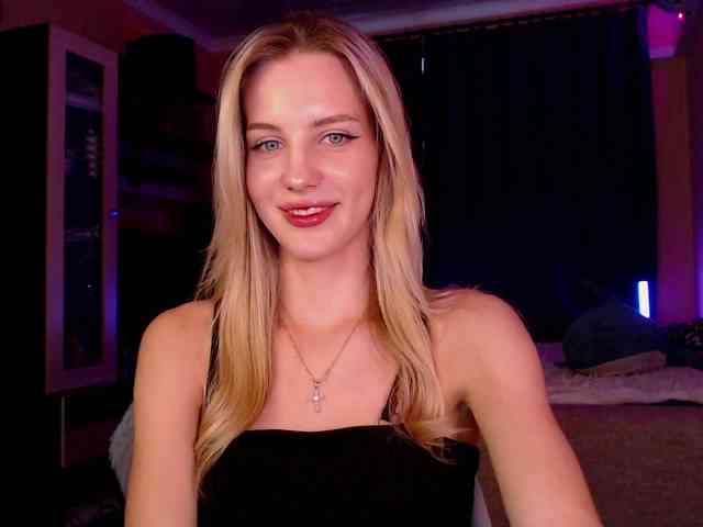 MikkiSweetie webcam