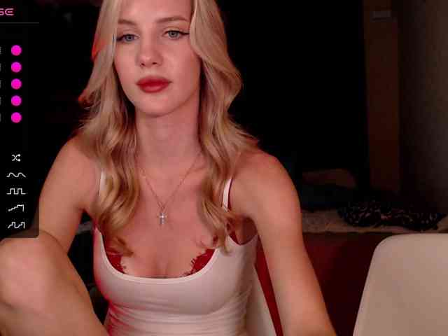 MikkiSweetie webcam