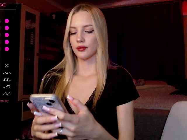 MikkiSweetie Sex Cam Show