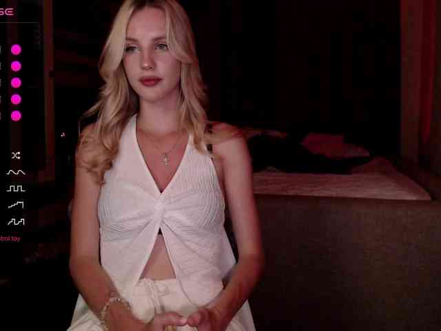 MikkiSweetie webcam