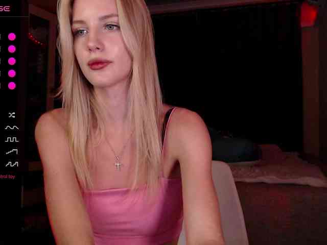 MikkiSweetie webcam