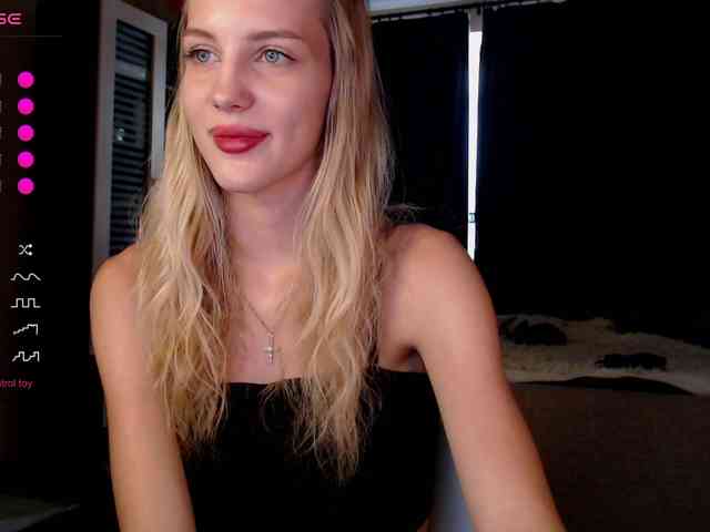 MikkiSweetie webcam