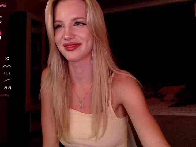 MikkiSweetie webcam