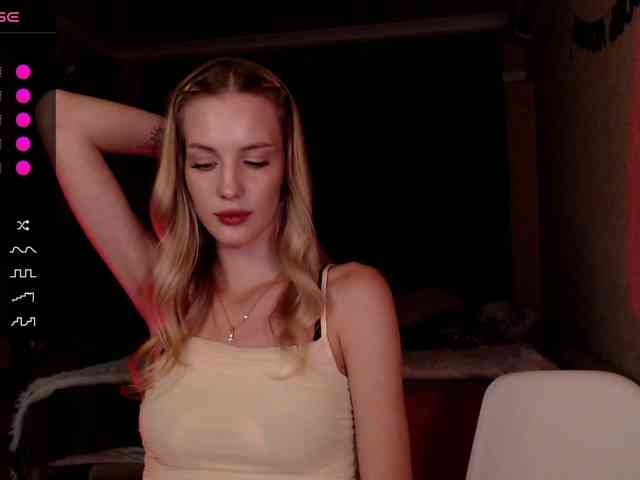MikkiSweetie webcam