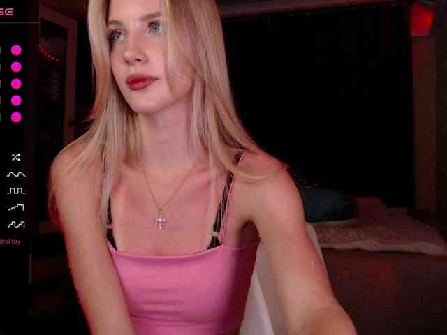 MikkiSweetie webcam