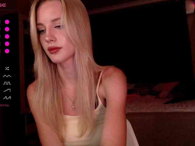 MikkiSweetie webcam