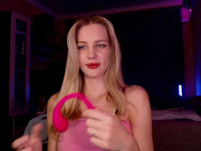 MikkiSweetie webcam